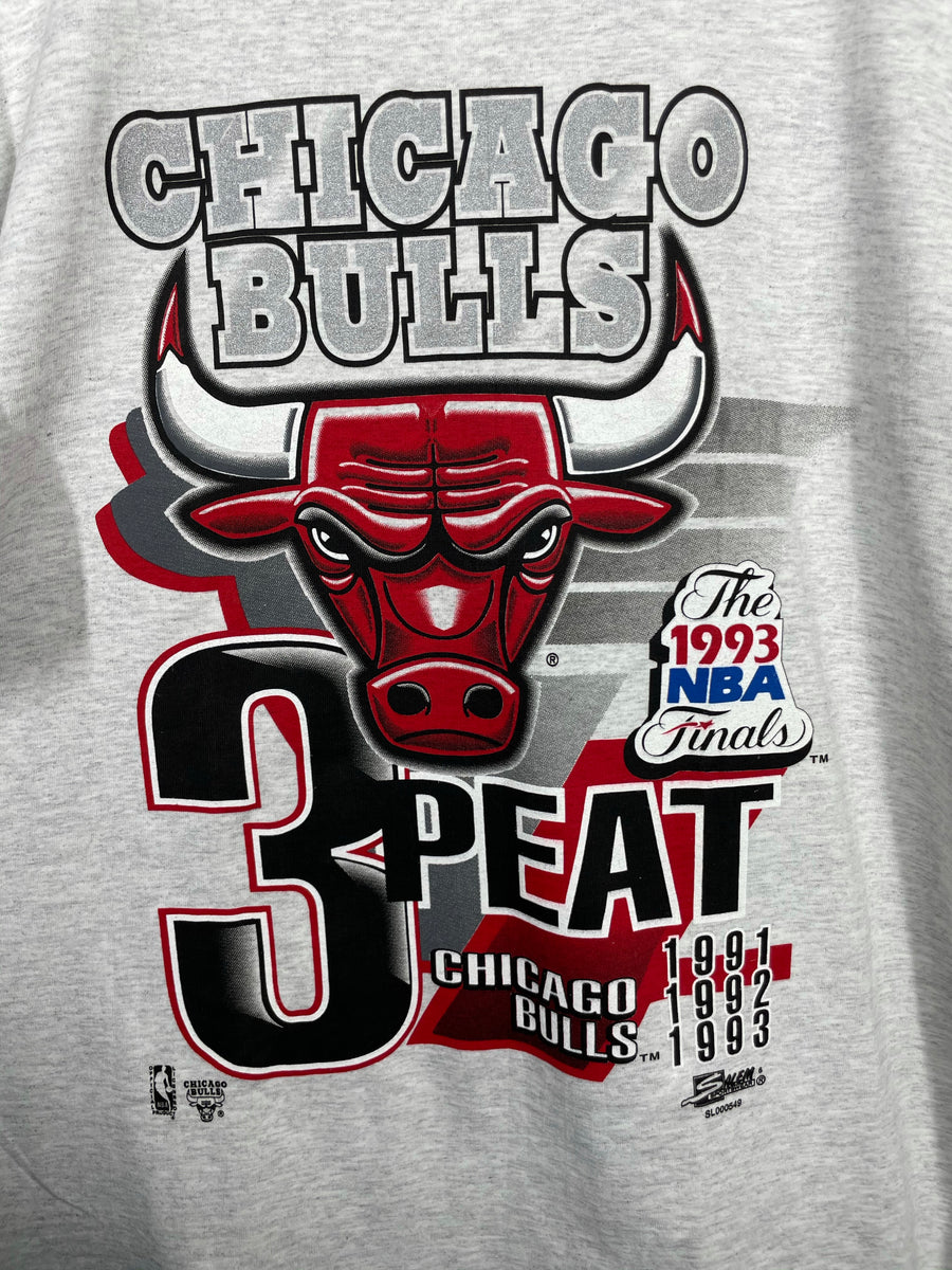 NBA - Chicago Bulls Basketball - 1993 3 Peat T Shirt - Salem - XL