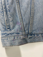 Load image into Gallery viewer, Levi’s Type 3 Denim Trucker Jean Jacket - L