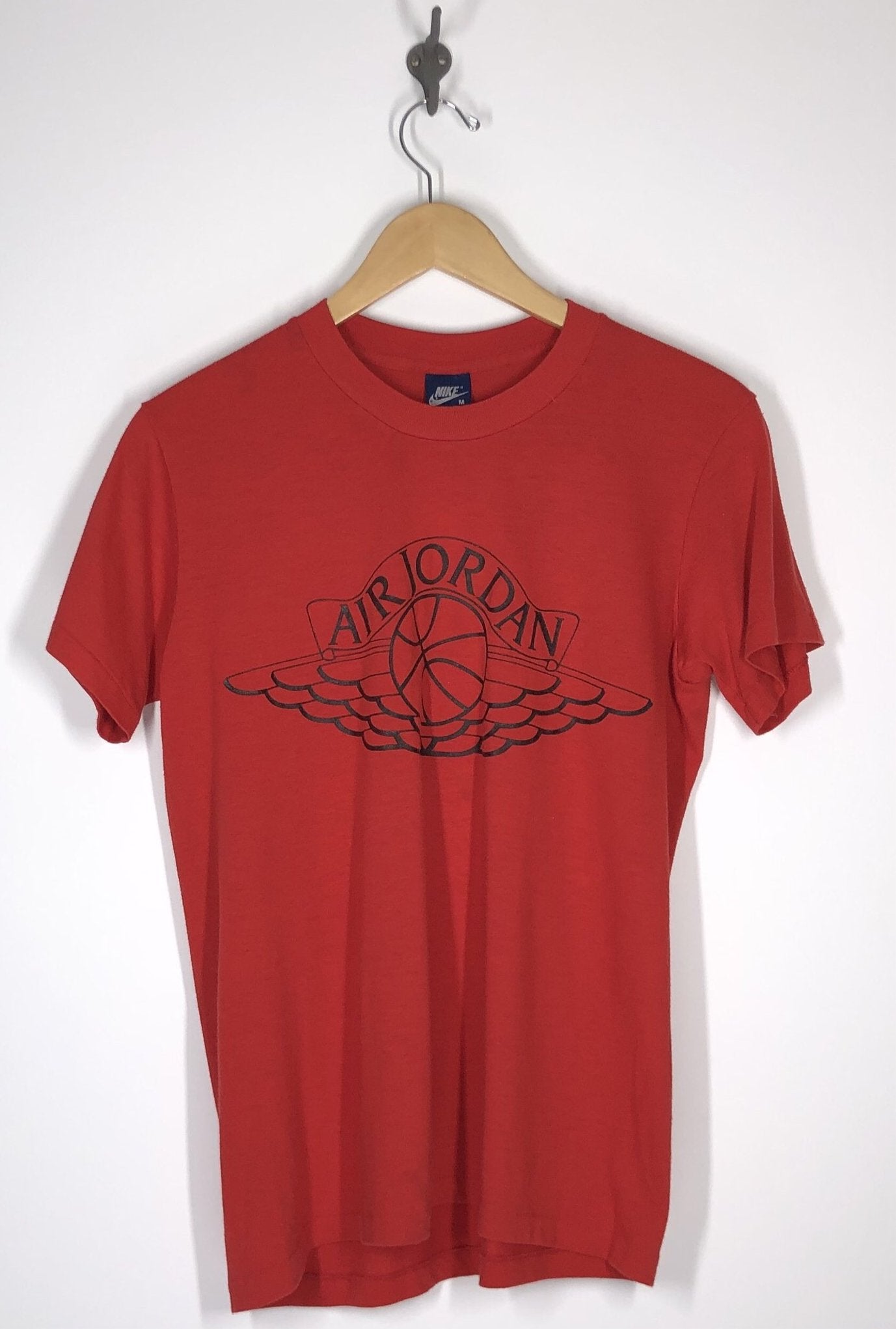 Vintage Air Jordan T-Shirt - Nike Blue Tag - M - Red – Lhük Vintage Air Jordan T-Shirt - Nike Blue Tag - M - Red – Lhük