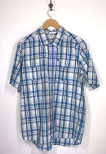 Load image into Gallery viewer, Quicksilver - Button Up Short Sleeve Shirt - L
