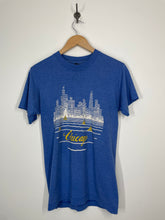 Load image into Gallery viewer, Chicago Skyline Tourist Souvenir T Shirt - Screen Stars - M
