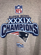 Load image into Gallery viewer, NFL - New England Patriots - Super Bowl XXXIX Champions - NFL Tag - Extra Large XL
