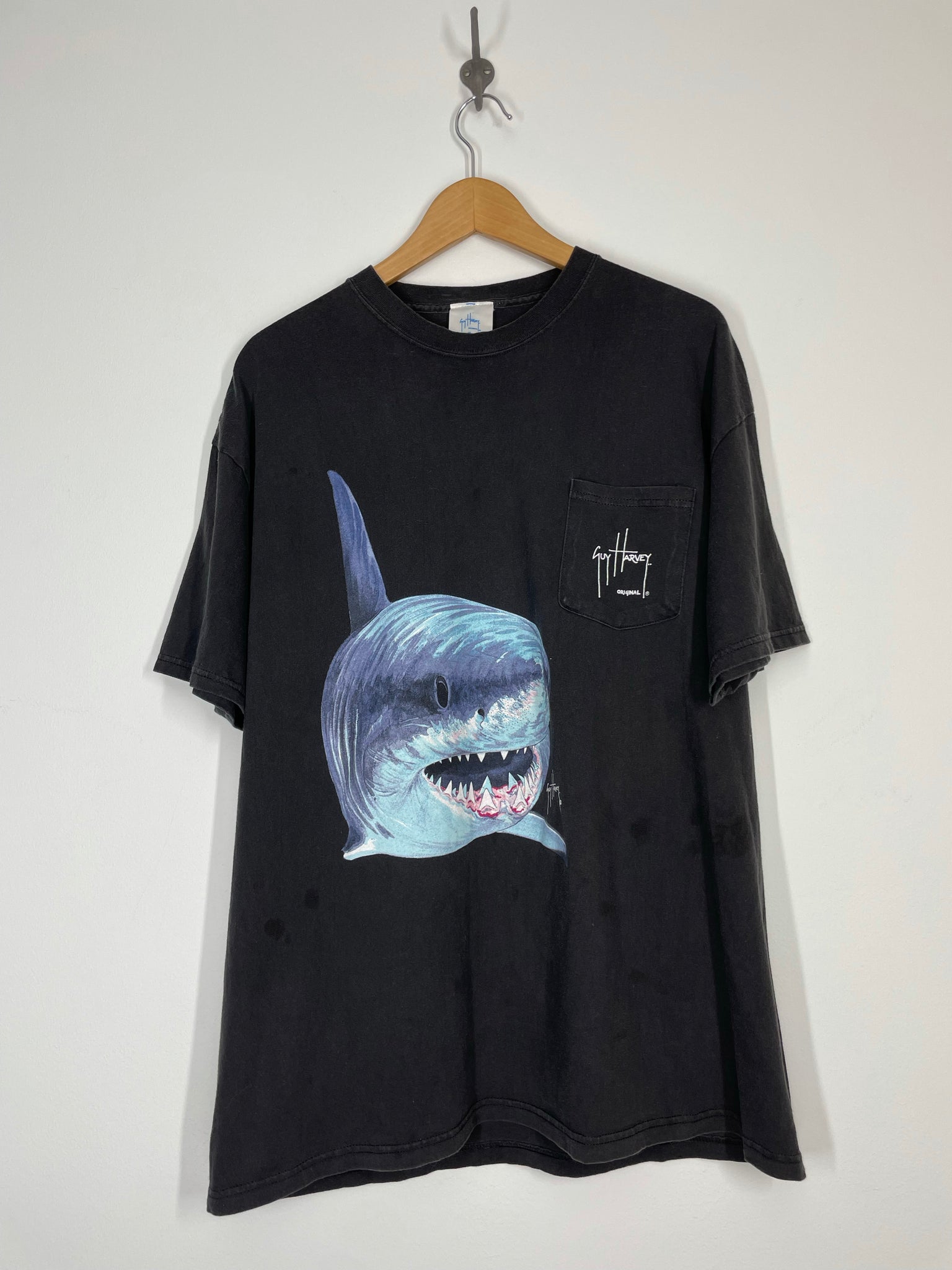 Guy Harvey Original Great White Shark & Seals Pocket T Shirt - XL