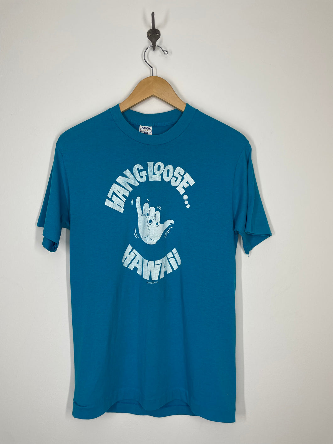 Hang Loose Hawaii Souvenir Tourist T Shirt - Design Tees - L